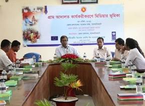 Description: Description: C:\Documents and Settings\nasheeba\Desktop\UNDP CO\Inside Story\pics.May5\Deputy Commissioner, Lalmonirhat delivering his speech as Chief Guest at the media workshop on April 24, 2011 at DC's Conference Room, Lalmonirhat.JPG